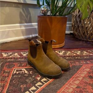 COPY - Blundstones - Saddle Brown - Women’s Size 9.5